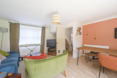 18 Tulip Gardens, Ilford, IG1 2JX