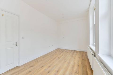 1 bedroom flat to rent, Electric Avenue, Brixton, London, SW9