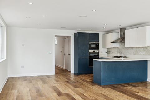 2 bedroom penthouse to rent, Lonsdale Road, London, SW13