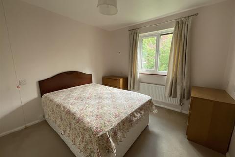 1 bedroom apartment for sale, Lyons Crescent, Tonbridge, Kent