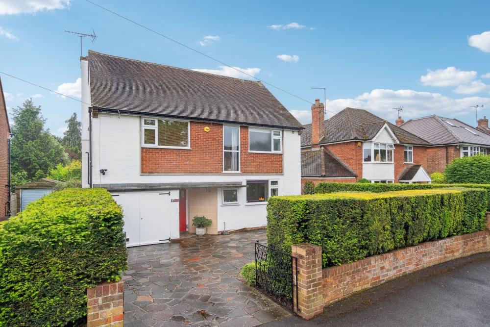 Oaken Grove, Maidenhead 4 bed detached house for sale £975,000