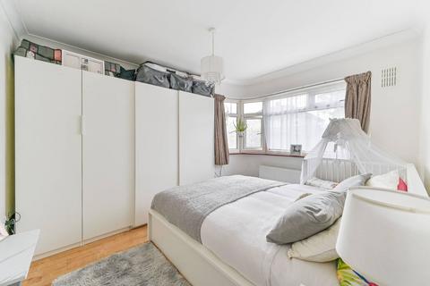 2 bedroom maisonette to rent, Byards Croft, Streatham, London, SW16