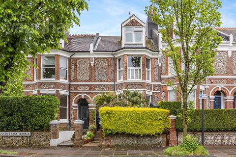 4 bedroom terraced house for sale, Queens Park Terrace, Brighton, East Sussex, BN2