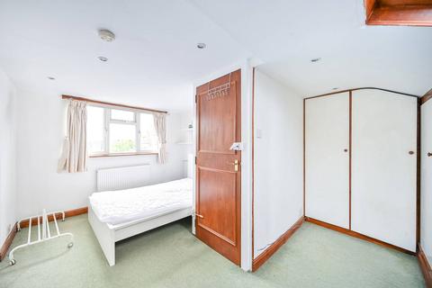 3 bedroom house to rent, Stanley Road, Teddington, TW11