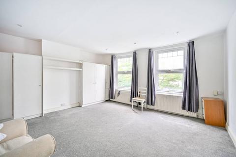 3 bedroom house to rent, Stanley Road, Teddington, TW11