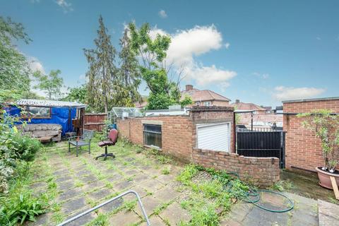 22 Springfield Mount, London, NW9 0SL