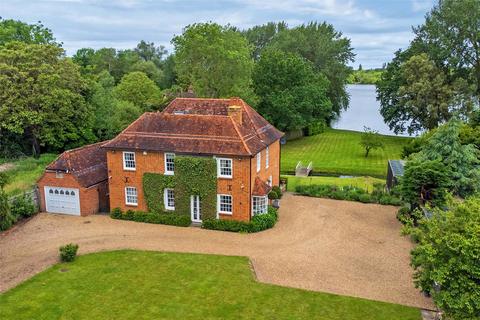 6 bedroom detached house for sale, Station Road, Wraysbury, Staines, Middlesex, TW19