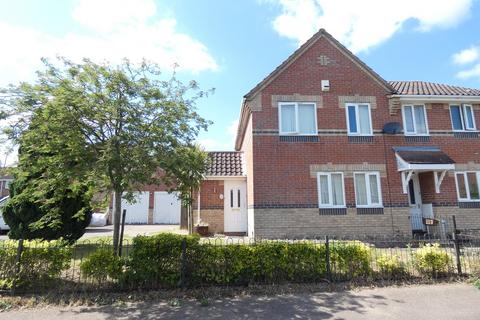 3 bedroom semi-detached house to rent, Mallow Road, Thetford, IP24 2YD