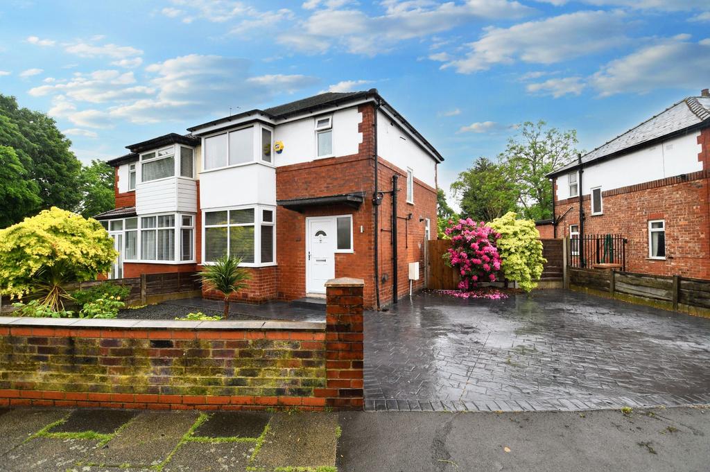 Lostock Road, Salford, M5 3 bed semidetached house for sale £255,000