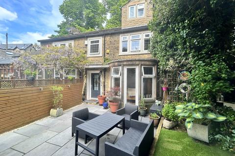 3 bedroom cottage for sale, Stafford Avenue, Halifax HX3