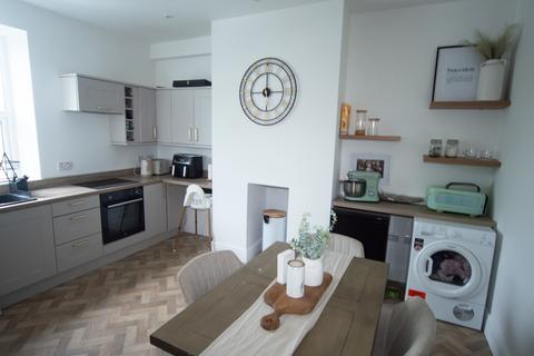 3 bedroom terraced house to rent, Upper Bell Hall, Halifax, West Yorkshire