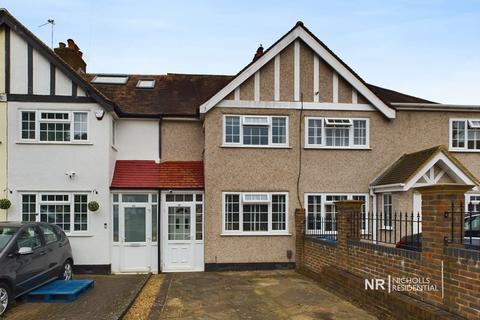 2 bedroom terraced house for sale, Gilders Road, Chessington, Surrey. KT9 2AE