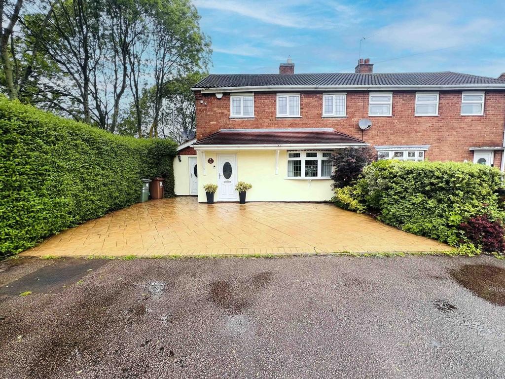 Springhill Close, Willenhall 3 bed semidetached house for sale £210,000