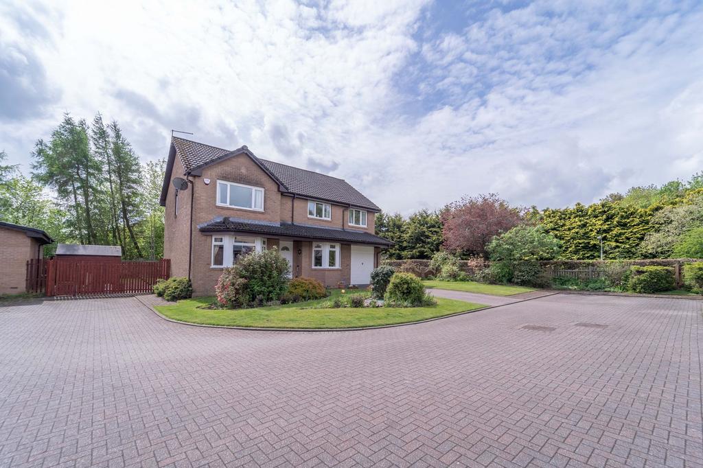 Front Garden and Garage