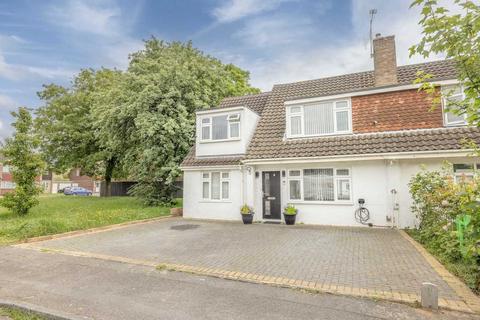 6 bedroom semi-detached house for sale, Hinksey Close, Langley SL3
