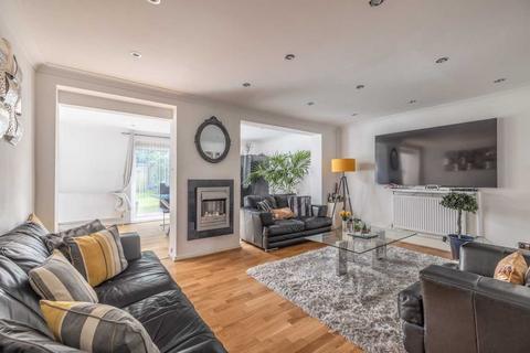 8 Hinksey Close, Slough, SL3 8EB
