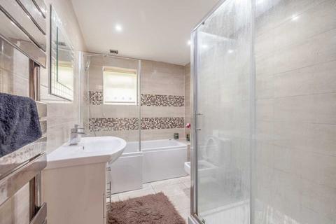 8 Hinksey Close, Slough, SL3 8EB
