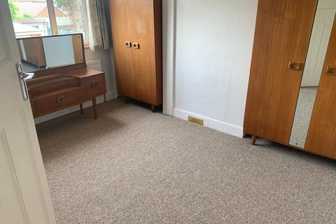 3 bedroom terraced house to rent, The Warren, Hounslow, TW5