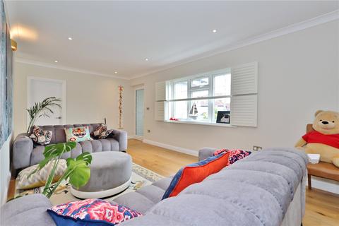 5 bedroom detached house to rent, St. Marthas Avenue, Woking, Surrey, GU22