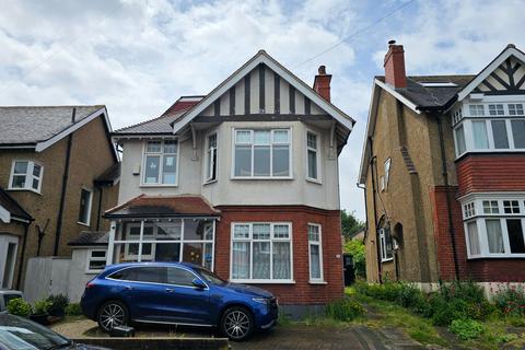 5 bedroom detached house to rent, Hawthorn Road, Sutton SM1