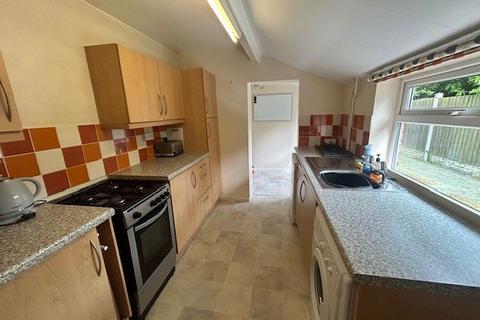 2 bedroom end of terrace house to rent, Crooks Lane, Studley, Warwickshire, B80