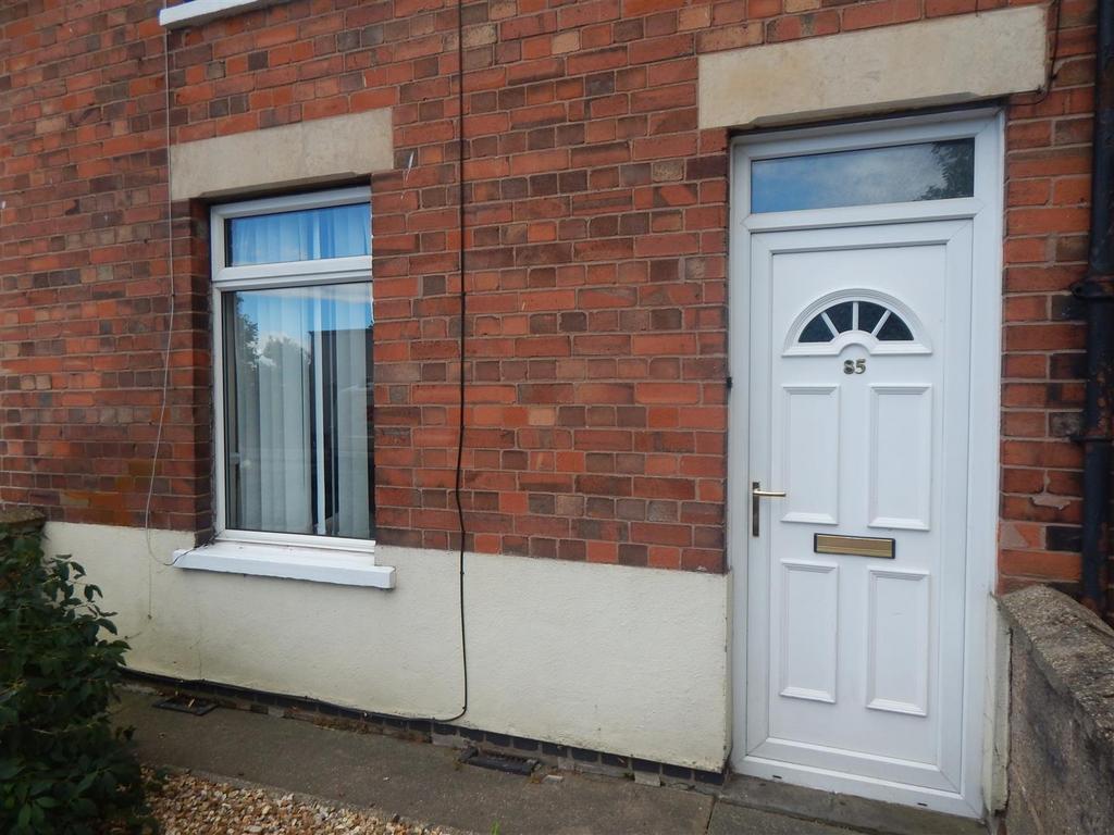 Bowbridge Road, Newark, NG24 3 bed terraced house £795 pcm (£183 pw)