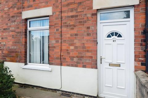 3 bedroom terraced house to rent, Bowbridge Road, Newark, NG24