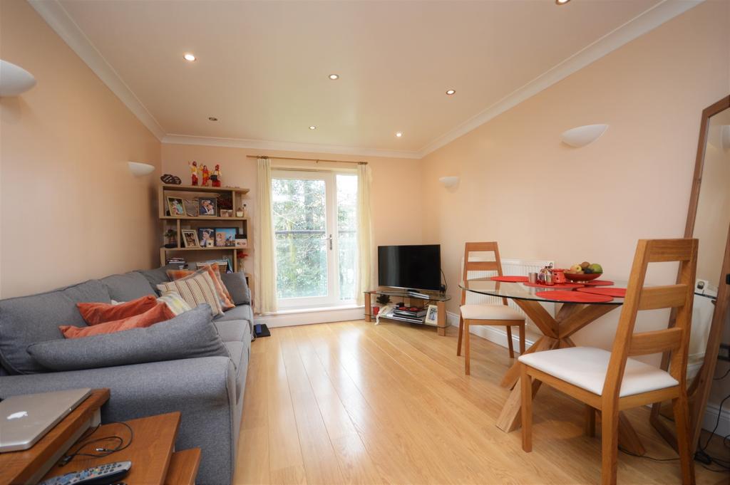 Westbourne Drive Forest Hill SE23 1 bed flat to rent £1,500 pcm (£346 pw)