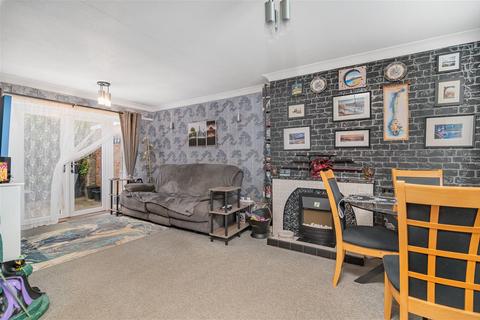 3 bedroom semi-detached house for sale, Derwent Crescent, Kettering NN16