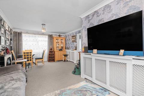 39 Derwent Crescent, Kettering, NN16 8UH