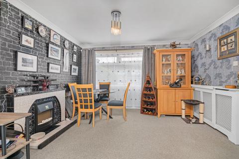 39 Derwent Crescent, Kettering, NN16 8UH