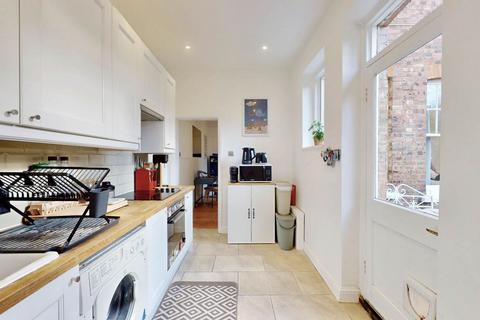1 bedroom flat for sale, Talbot Road, London N6