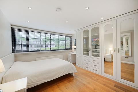 5 bedroom detached house for sale, Gernhill Avenue, Huddersfield, HD2