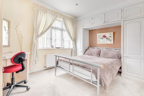 2 bedroom bungalow for sale, Waverley Avenue, Twickenham, TW2