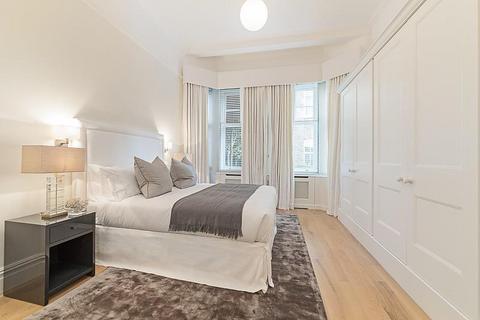 3 bedroom flat to rent, Kings Road, Chelsea, London, SW3
