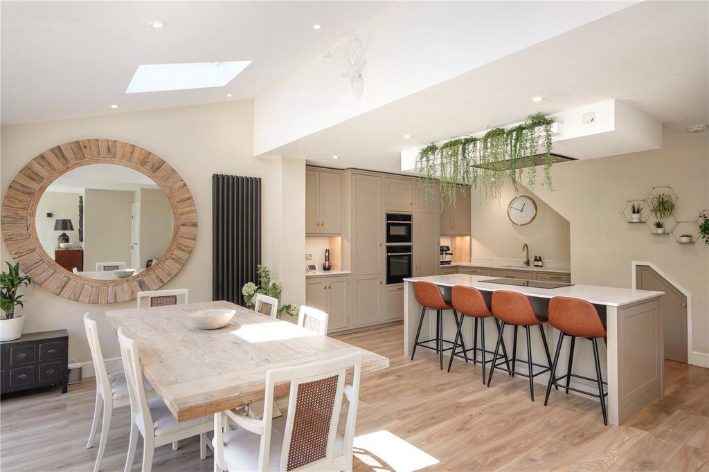 Kitchen/Dining Rm