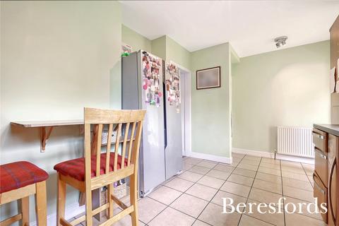 3 bedroom terraced house for sale, Petersfield Avenue, Romford, RM3