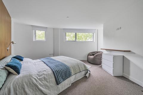 2 bedroom flat for sale, Newport Street, Kennington