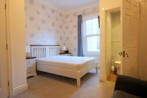 1 bedroom in a house share to rent, Bootham Guest House,  Bootham Crescent, York