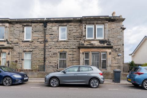 2 bedroom flat to rent, Pettycur Road, Kinghorn KY3