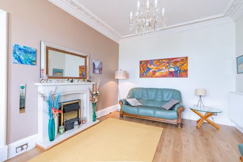 2 bedroom flat to rent, Pettycur Road, Kinghorn KY3
