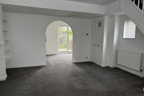 2 bedroom end of terrace house to rent, St Johns Road, Caversham RG4