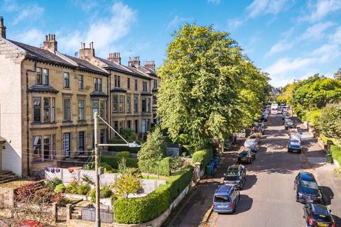 3 bedroom duplex to rent, Cleveden Gardens, Kelvinside, Glasgow, G12