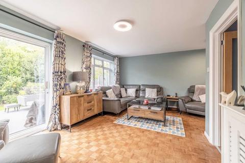 18 Eton Close, Datchet, Slough, SL3 9BE