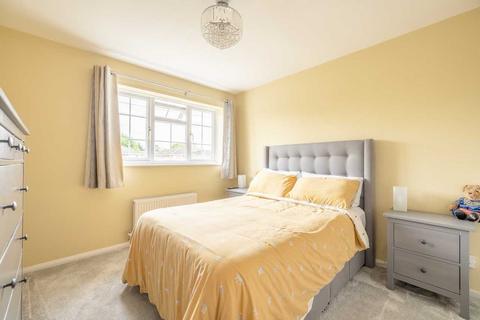 18 Eton Close, Datchet, Slough, SL3 9BE