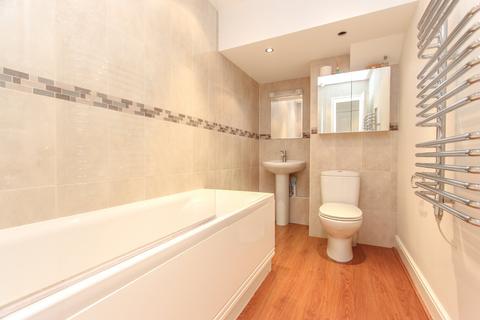 3 bedroom apartment for sale, Keele Close, Watford WD24