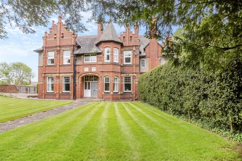 7 bedroom villa for sale, Fairy Road, Wrexham LL13