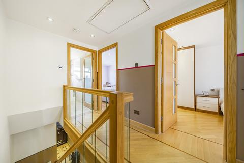 18 Freeman Road, Morden, SM4 6AR
