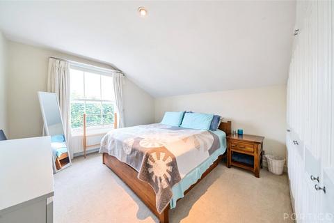 2 bedroom apartment for sale, Roseneath Road, London