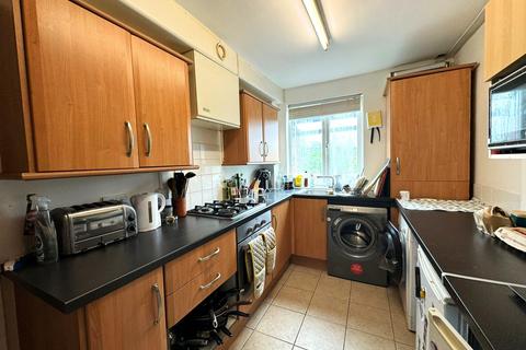 2 bedroom apartment for sale, Brooklyn Court, Loughton IG10